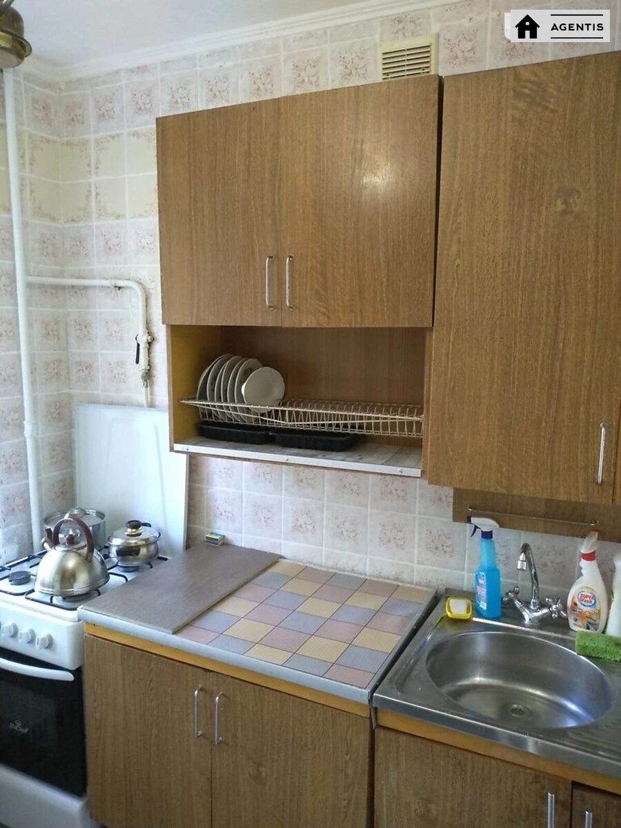 Здам квартиру 1 кімната, 31 m², 4 пов./5 поверхів. Академіка Доброхотова вул., Київ. 