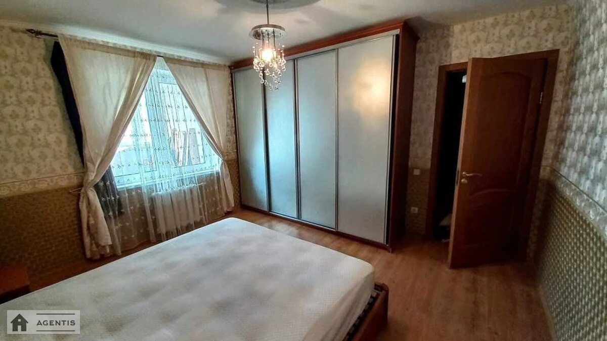 Сдам квартиру 2 комнаты, 61 m², 20 эт./25 этажей. 8, Милославская 8, Киев. 