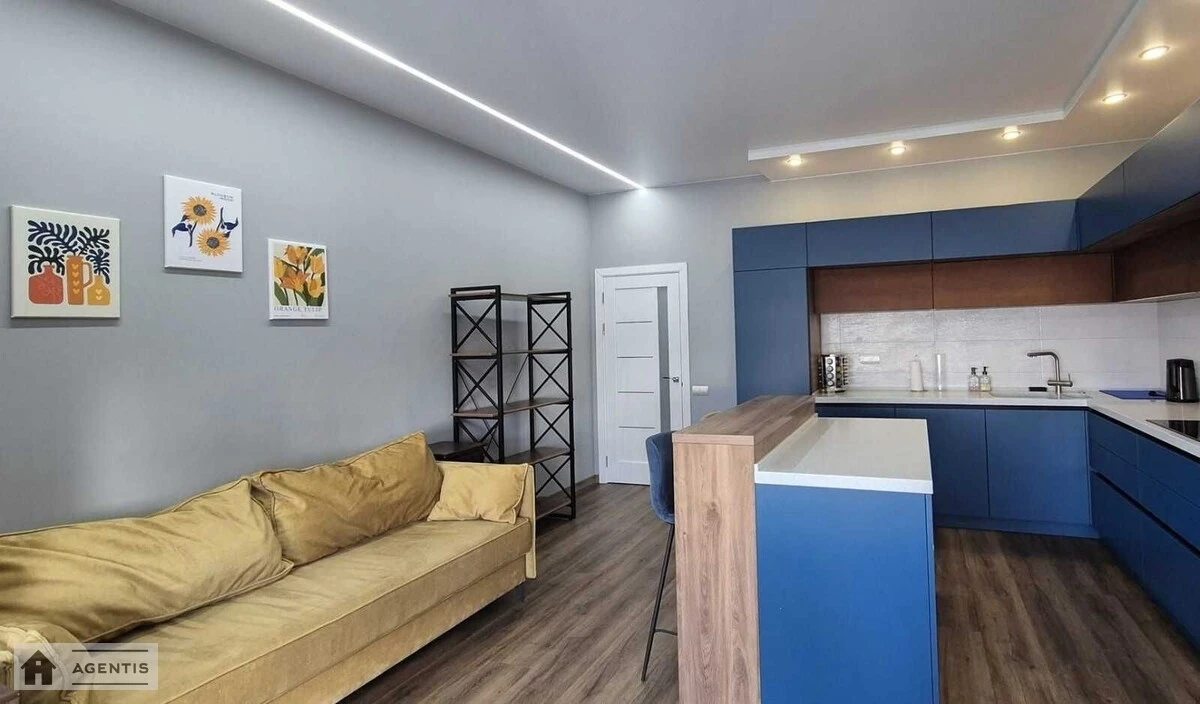 Сдам квартиру 2 комнаты, 70 m², 13 эт./16 этажей. 13, Демиевская 13, Киев. 