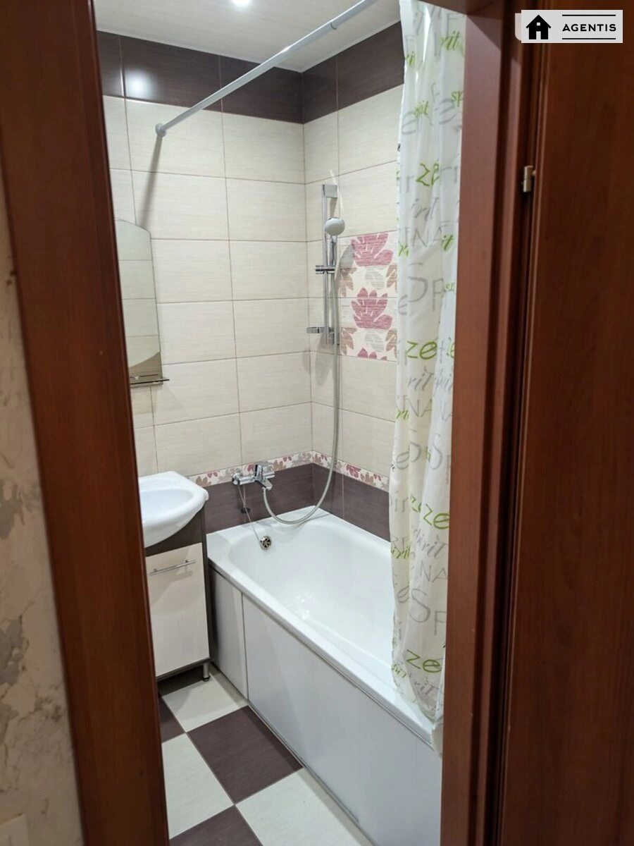 Сдам квартиру 1 комната, 45 m², 14 эт./22 этажа. 1, Григорія Ващенка вул., Киев. 