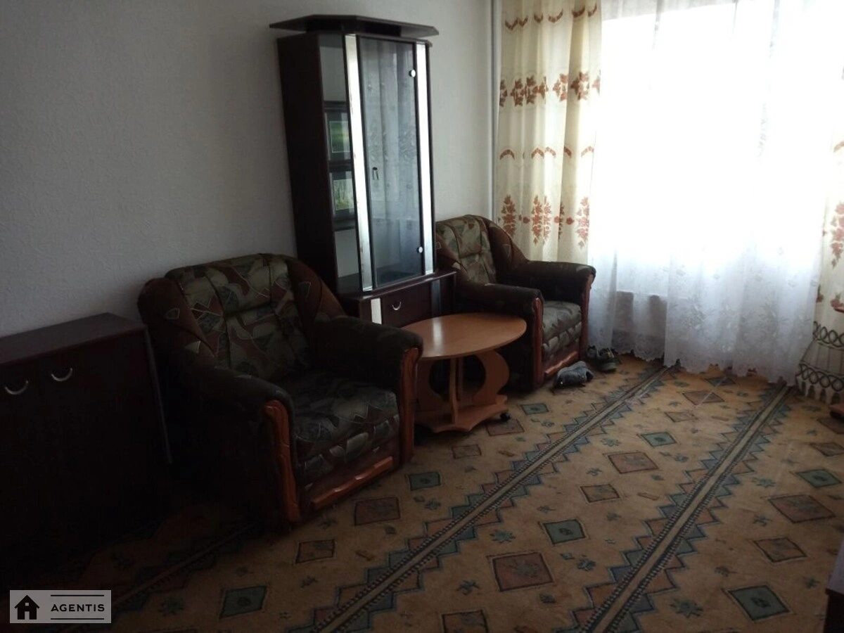 Apartment for rent 1 room, 34 m², 6th fl./16 floors. Rayduzhna, Kyiv. 