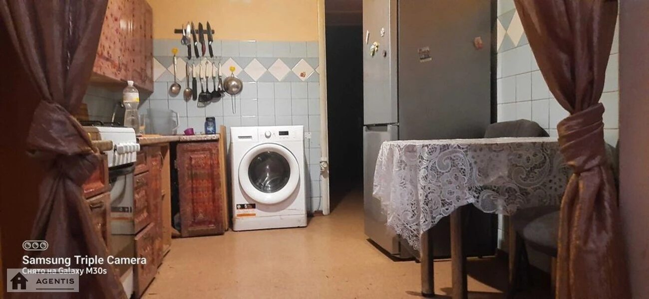 Сдам квартиру 1 комната, 41 m², 14 эт./14 этажей. Валерія Лобановського просп. (Червонозоряний), Киев. 