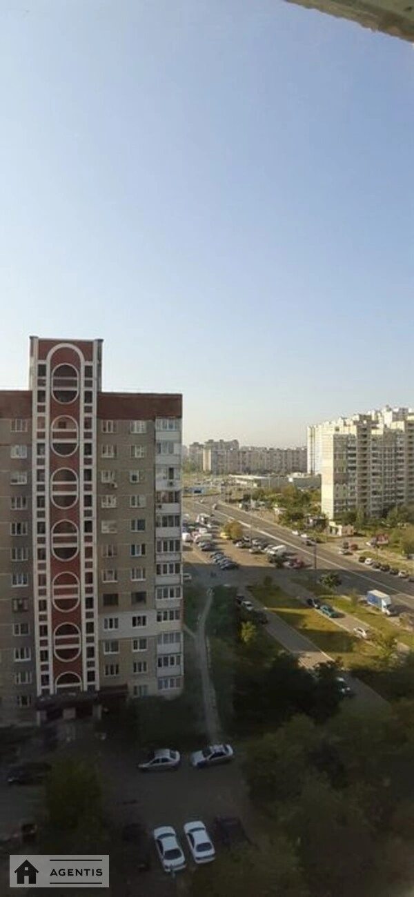 Сдам квартиру 2 комнаты, 55 m², 12 эт./16 этажей. 66, Червоної Калини просп. (Володимира Маяковського), Киев. 