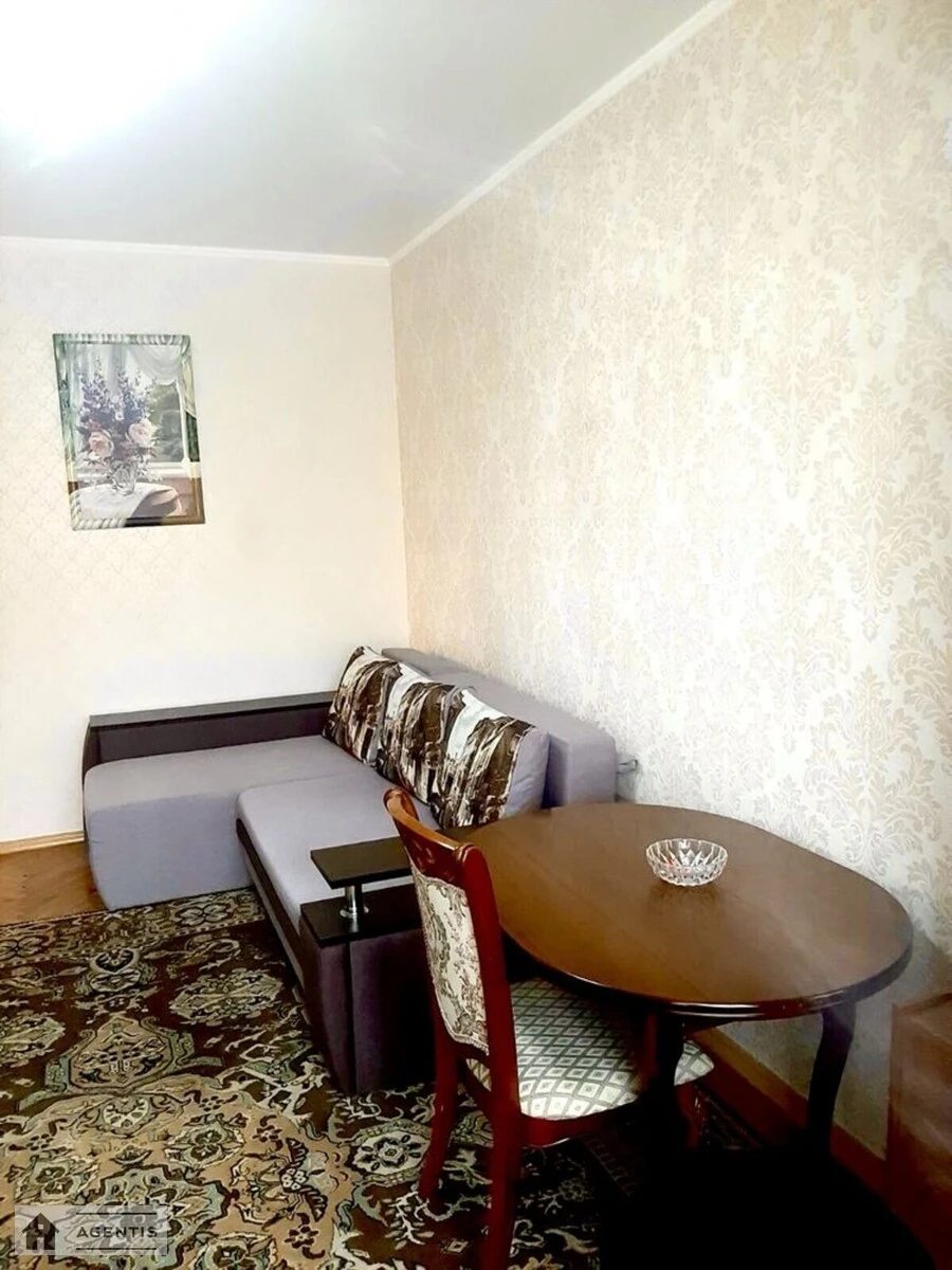 Apartment for rent 2 rooms, 53 m², 3rd fl./4 floors. 27, Yevhena Konovaltsya vul. Shchorsa, Kyiv. 