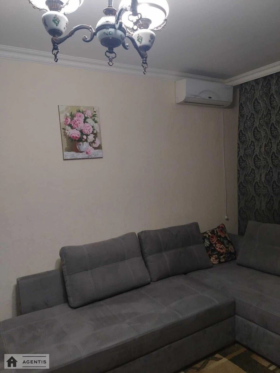 Apartment for rent 2 rooms, 51 m², 6th fl./9 floors. 5, Mykoly Bazhana prosp., Kyiv. 