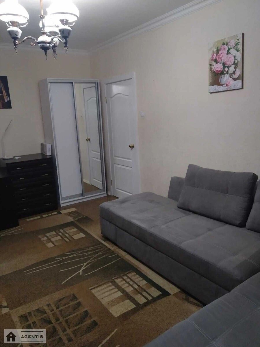 Apartment for rent 2 rooms, 51 m², 6th fl./9 floors. 5, Mykoly Bazhana prosp., Kyiv. 