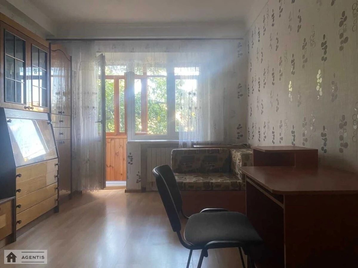 Apartment for rent 1 room, 32 m², 2nd fl./5 floors. Shevchenkivskyy rayon, Kyiv. 