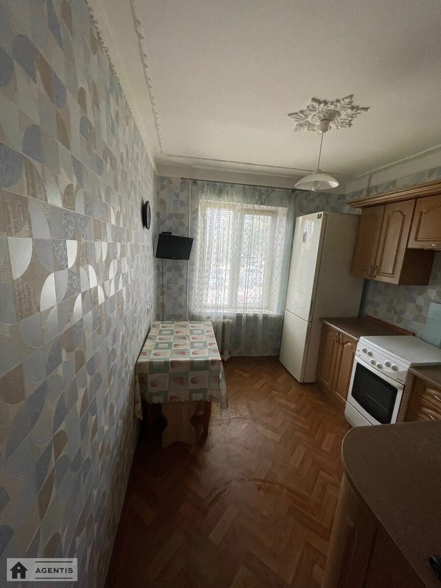 Apartment for rent 1 room, 37 m², 2nd fl./9 floors. 8, Oleksandra Makhova vul. Zholudyeva, Kyiv. 