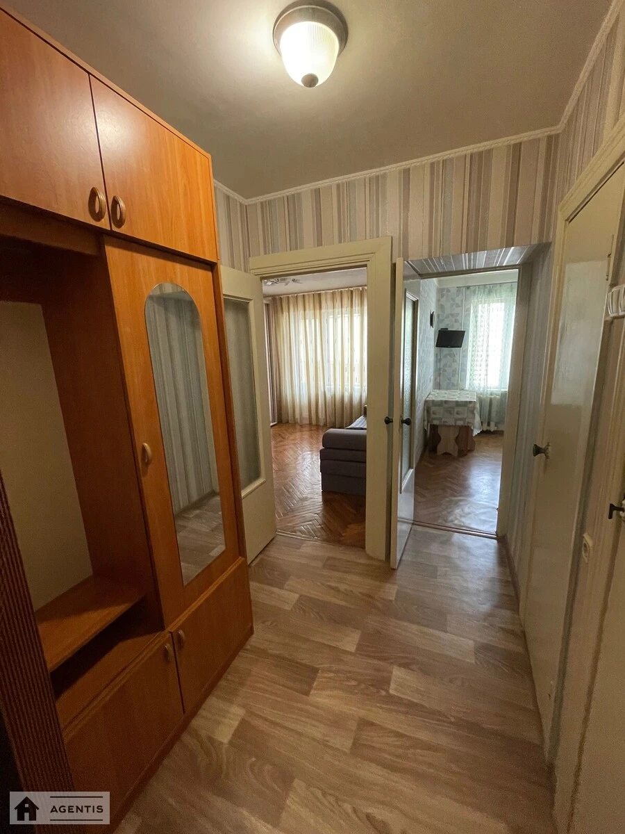 Здам квартиру 1 кімната, 37 m², 2 пов./9 поверхів. 8, Олександра Махова вул. (Жолудєва), Київ. 