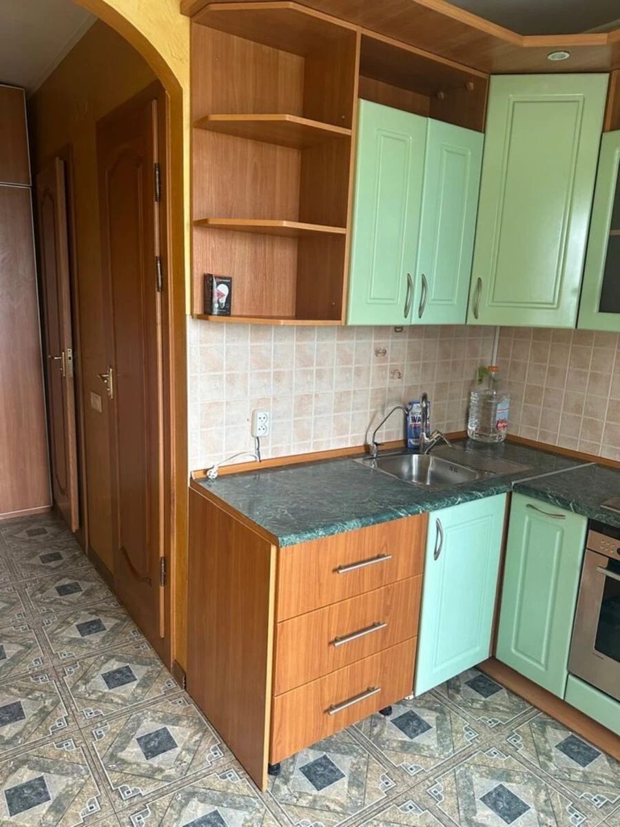 Продаж квартири 2 кімнати, 51 m², 5 пов./10 поверхів. Подільський (ленінський), Кропивницький. 