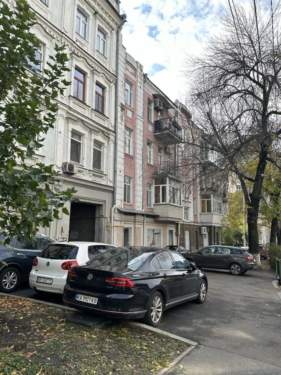 Здам квартиру 3 кімнати, 80 m², 3 пов./4 поверхи. 13, Ділова вул. (Димитрова), Київ. 