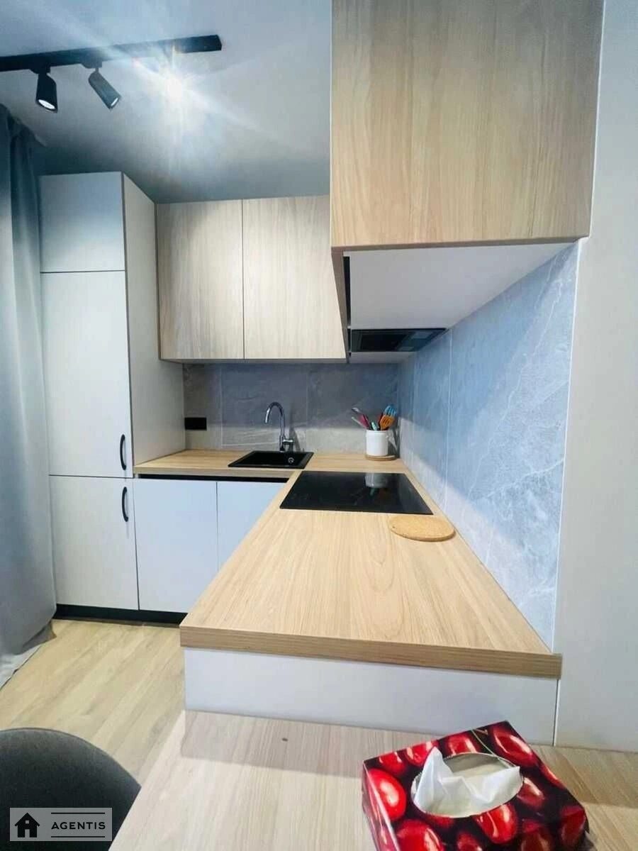 Сдам квартиру 2 комнаты, 58 m², 3 эт./23 этажа. 13, Демиевская 13, Киев. 