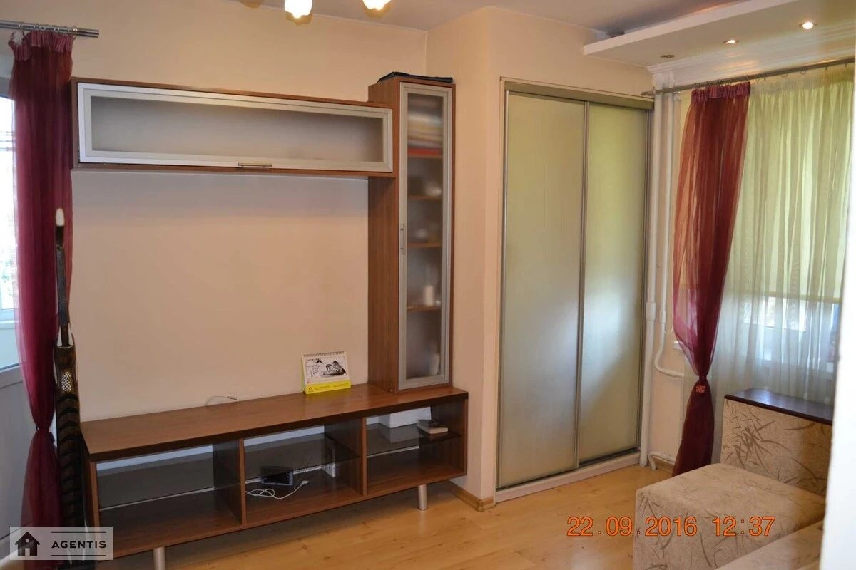 Apartment for rent 1 room, 38 m², 6th fl./9 floors. 7, Milutenka 7, Kyiv. 