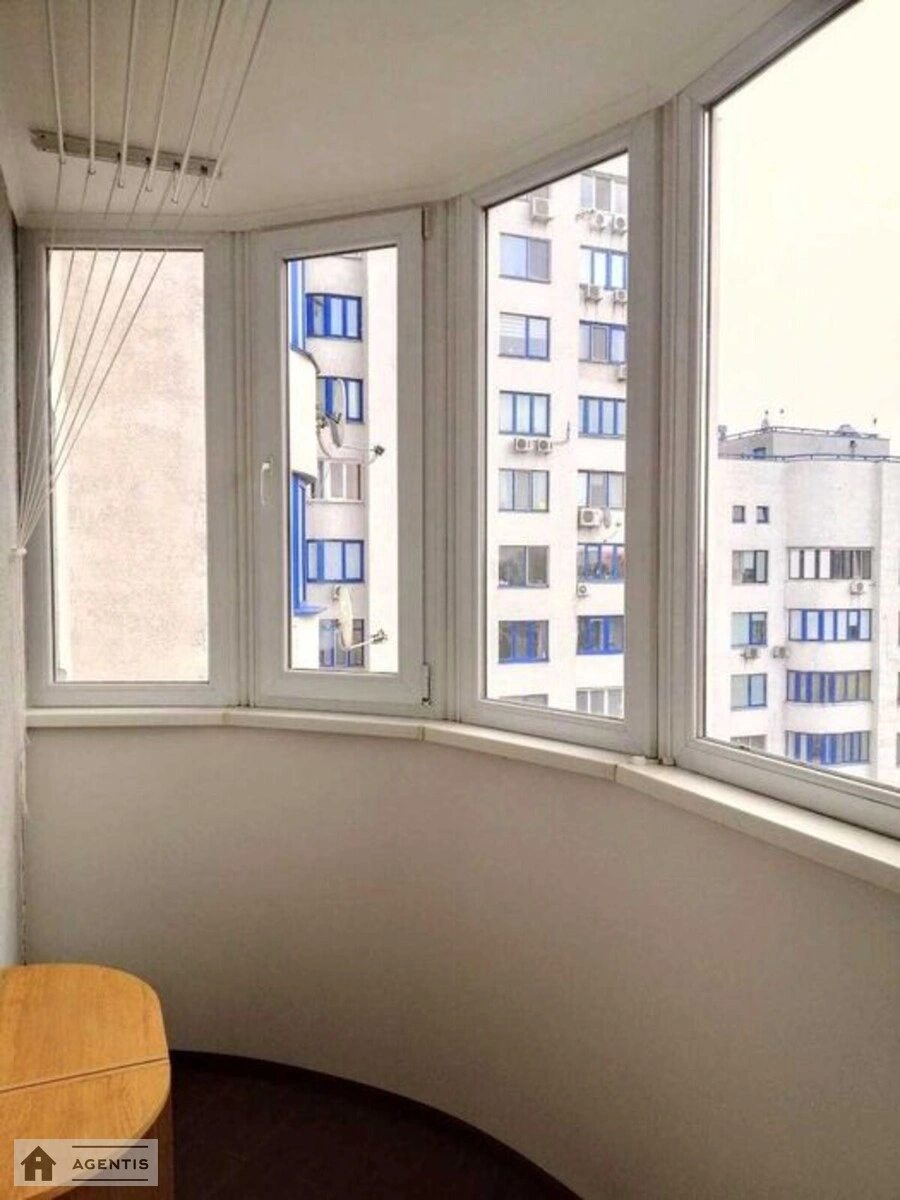 Apartment for rent 2 rooms, 84 m², 17th fl./17 floors. Golosiyivskiy, Kyiv. 