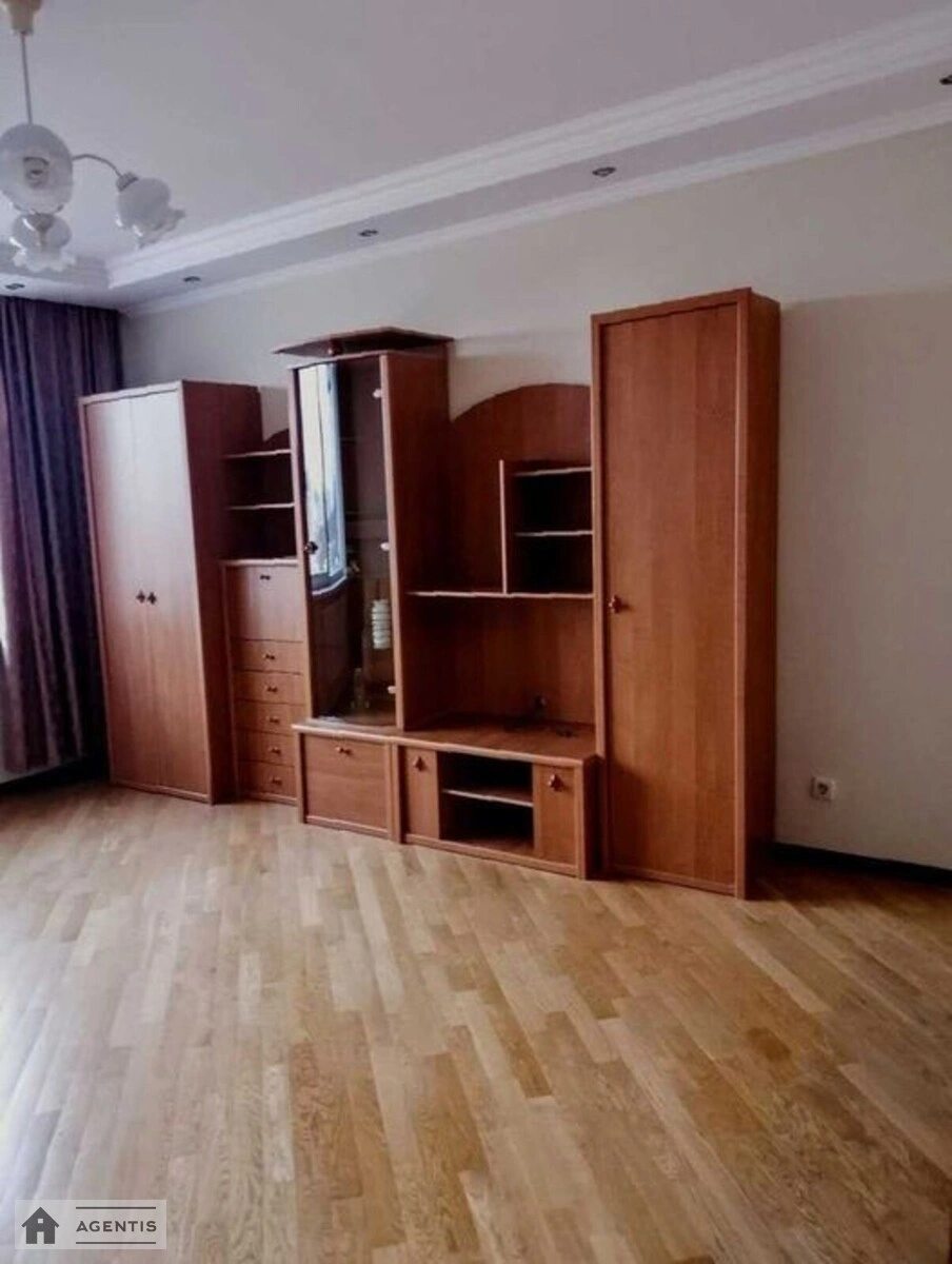 Сдам квартиру 2 комнаты, 84 m², 17 эт./17 этажей. Голосеевский, Киев. 