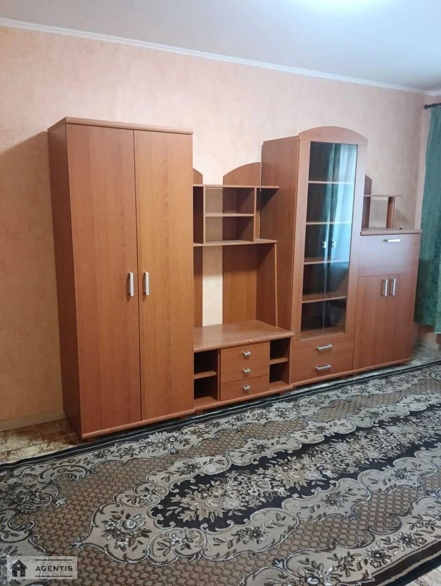 Сдам квартиру 1 комната, 35 m², 7 эт./9 этажей. 3, Тулузы 3, Киев. 