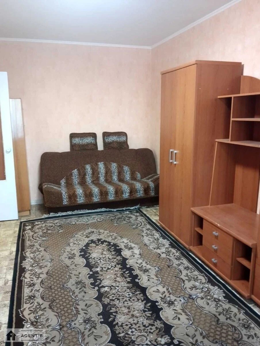 Сдам квартиру 1 комната, 35 m², 7 эт./9 этажей. 3, Тулузы 3, Киев. 