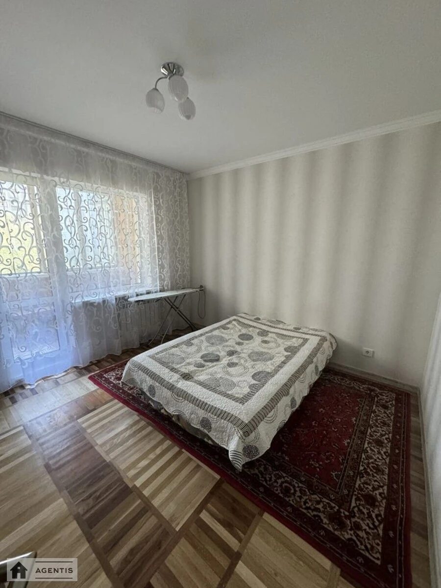 Здам квартиру 2 кімнати, 60 m², 4 пов./12 поверхів. Братства тарасівців вул. (Декабристів), Київ. 