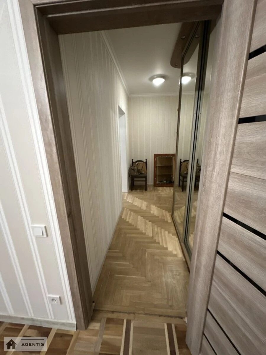 Apartment for rent 2 rooms, 60 m², 4th fl./12 floors. Bratstva tarasivtsiv vul. Dekabrystiv, Kyiv. 