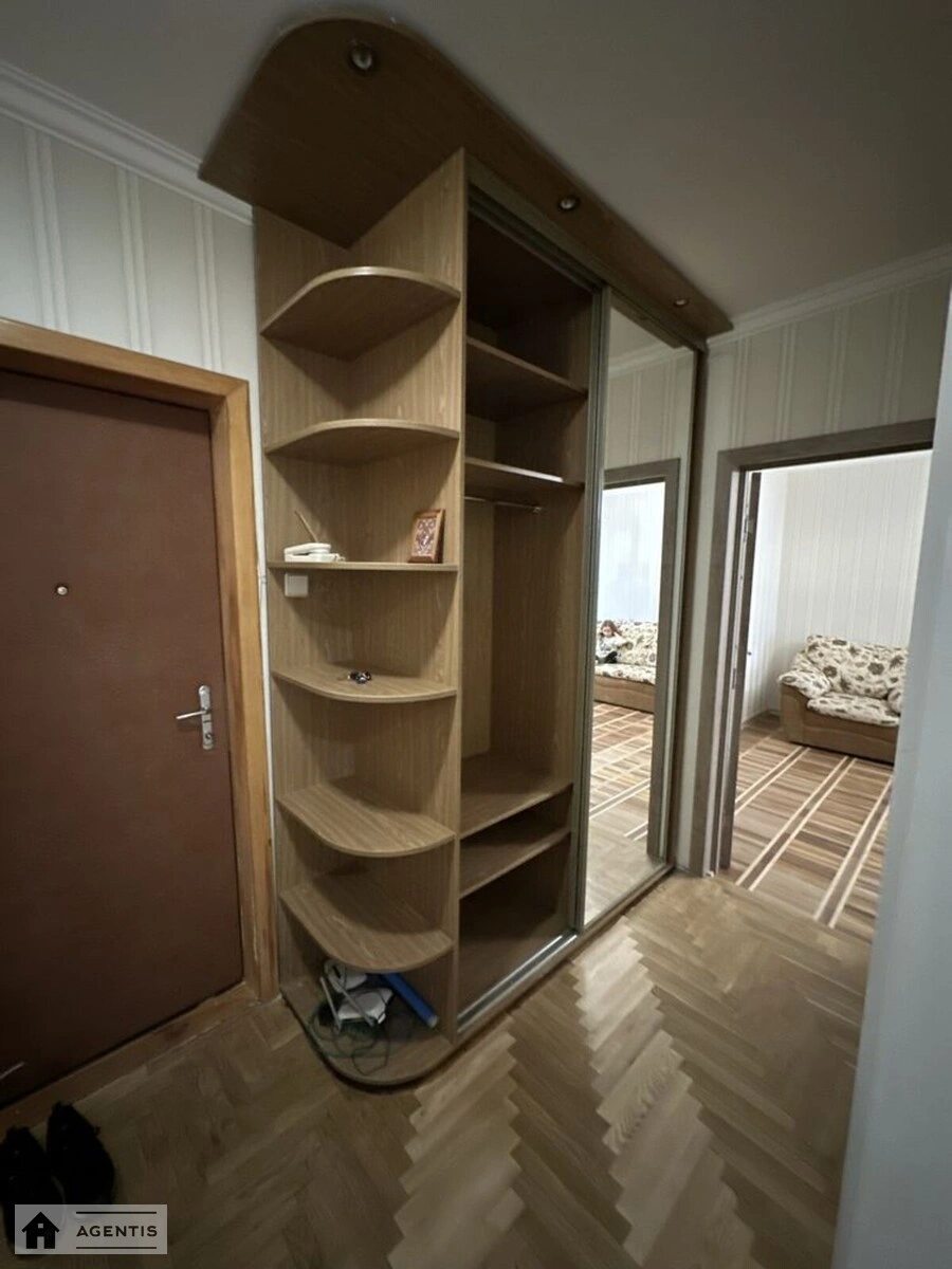 Apartment for rent 2 rooms, 60 m², 4th fl./12 floors. Bratstva tarasivtsiv vul. Dekabrystiv, Kyiv. 