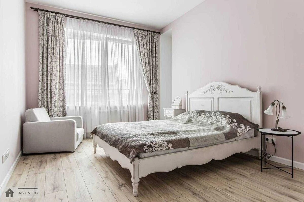 Apartment for rent 2 rooms, 40 m², 4th fl./14 floors. 47, Gogolivska 47, Kyiv. 