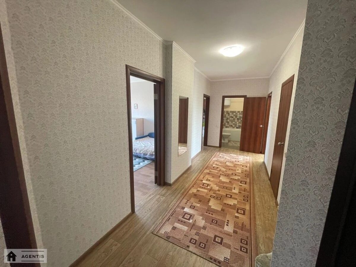 Apartment for rent 3 rooms, 94 m², 5th fl./6 floors. Metrologichna, Kyiv. 