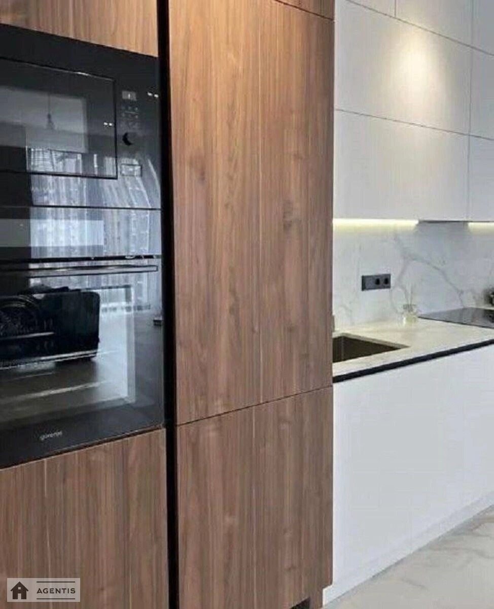 Сдам квартиру 3 комнаты, 95 m², 9 эт./18 этажей. 2, Академіка Філатова вул., Киев. 