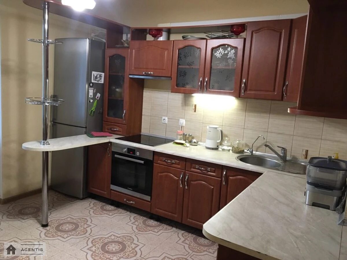 Apartment for rent 1 room, 52 m², 4th fl./16 floors. 35, Anny Akhmatovoyi vul., Kyiv. 