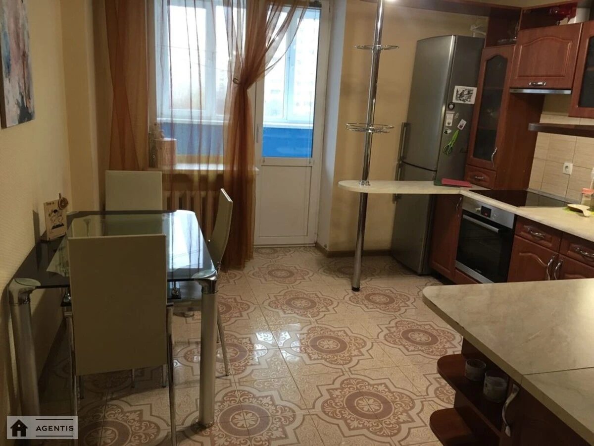 Apartment for rent 1 room, 52 m², 4th fl./16 floors. 35, Anny Akhmatovoyi vul., Kyiv. 