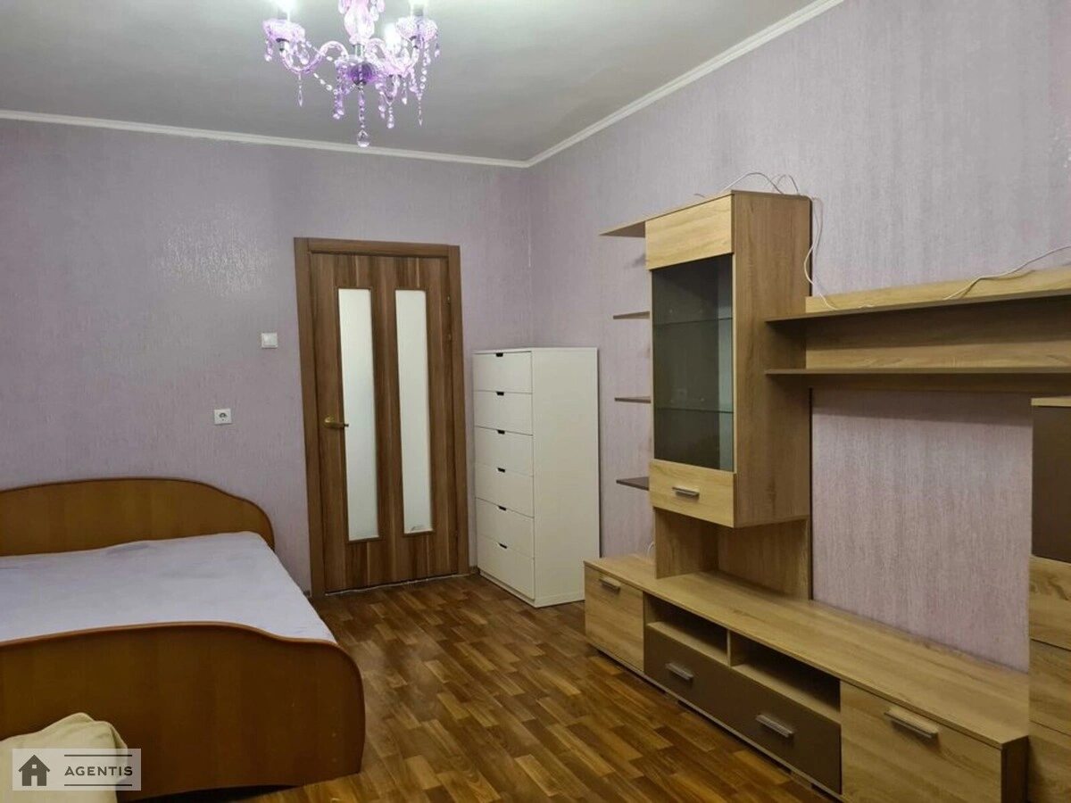 Сдам квартиру 1 комната, 48 m², 5 эт./25 этажей. 3, Григорія Ващенка вул., Киев. 