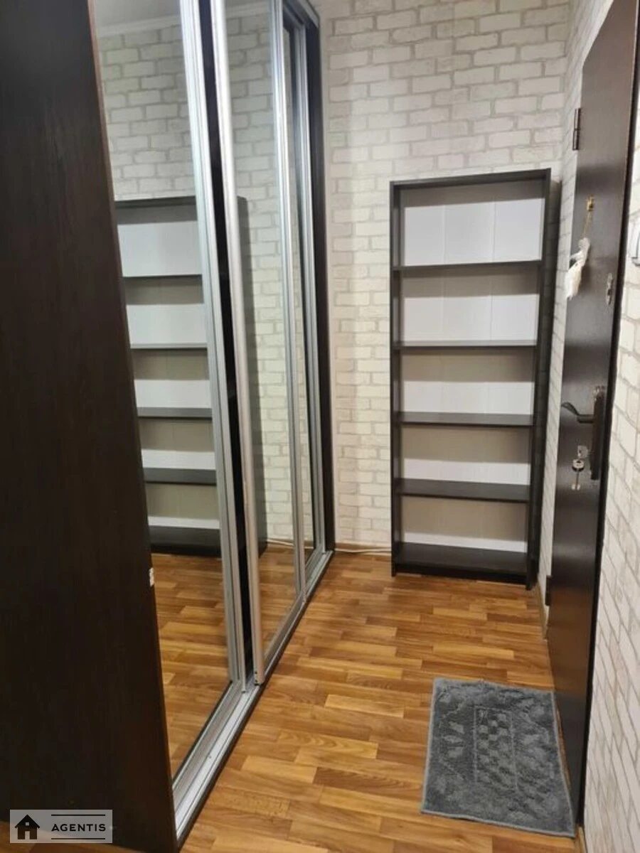 Сдам квартиру 1 комната, 48 m², 5 эт./25 этажей. 3, Григорія Ващенка вул., Киев. 