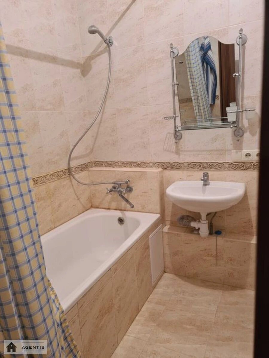 Сдам квартиру 1 комната, 48 m², 5 эт./25 этажей. 3, Григорія Ващенка вул., Киев. 