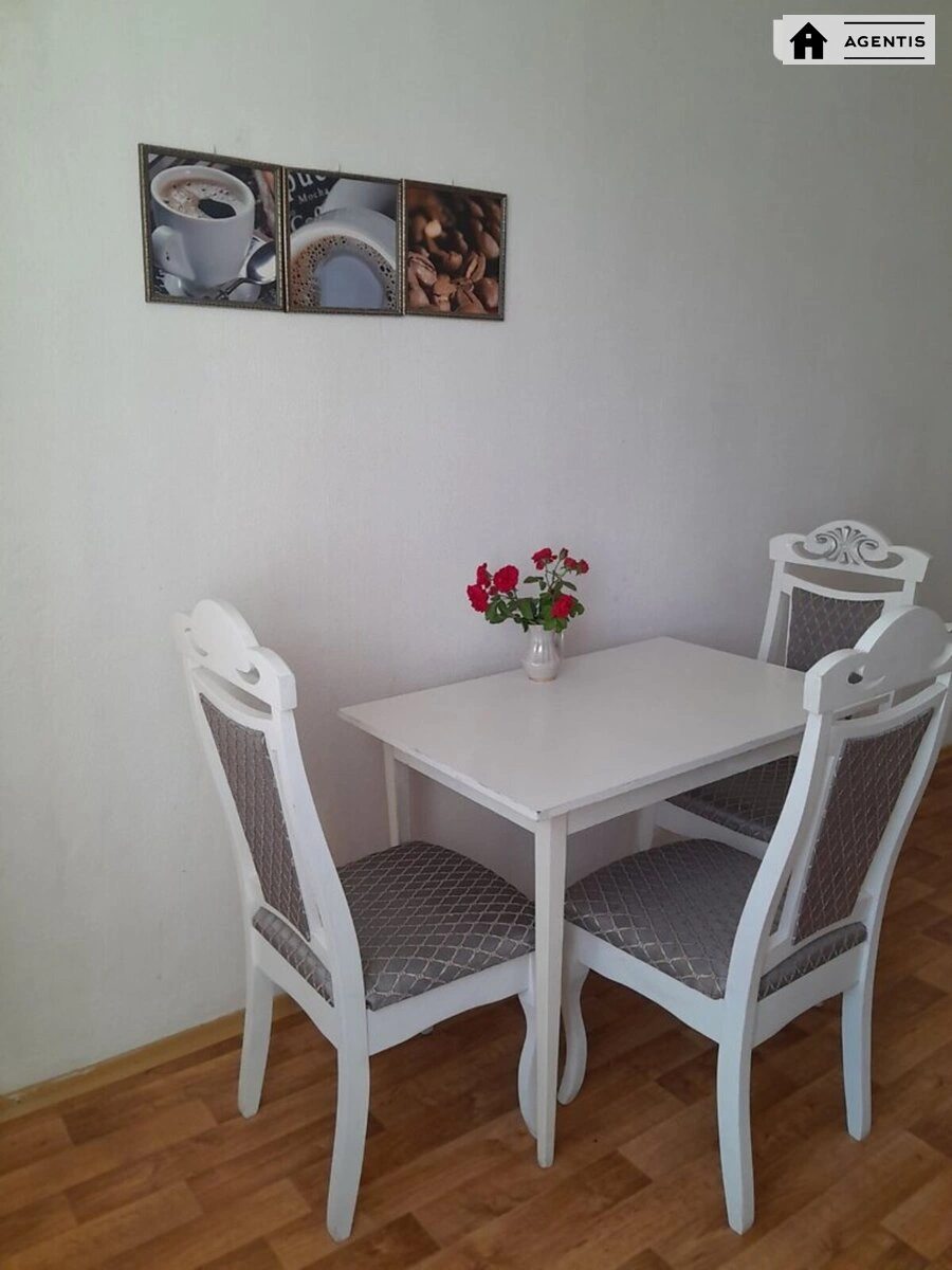 Apartment for rent 2 rooms, 68 m², 18th fl./25 floors. 18, Yelyzavety Chavdar vul., Kyiv. 