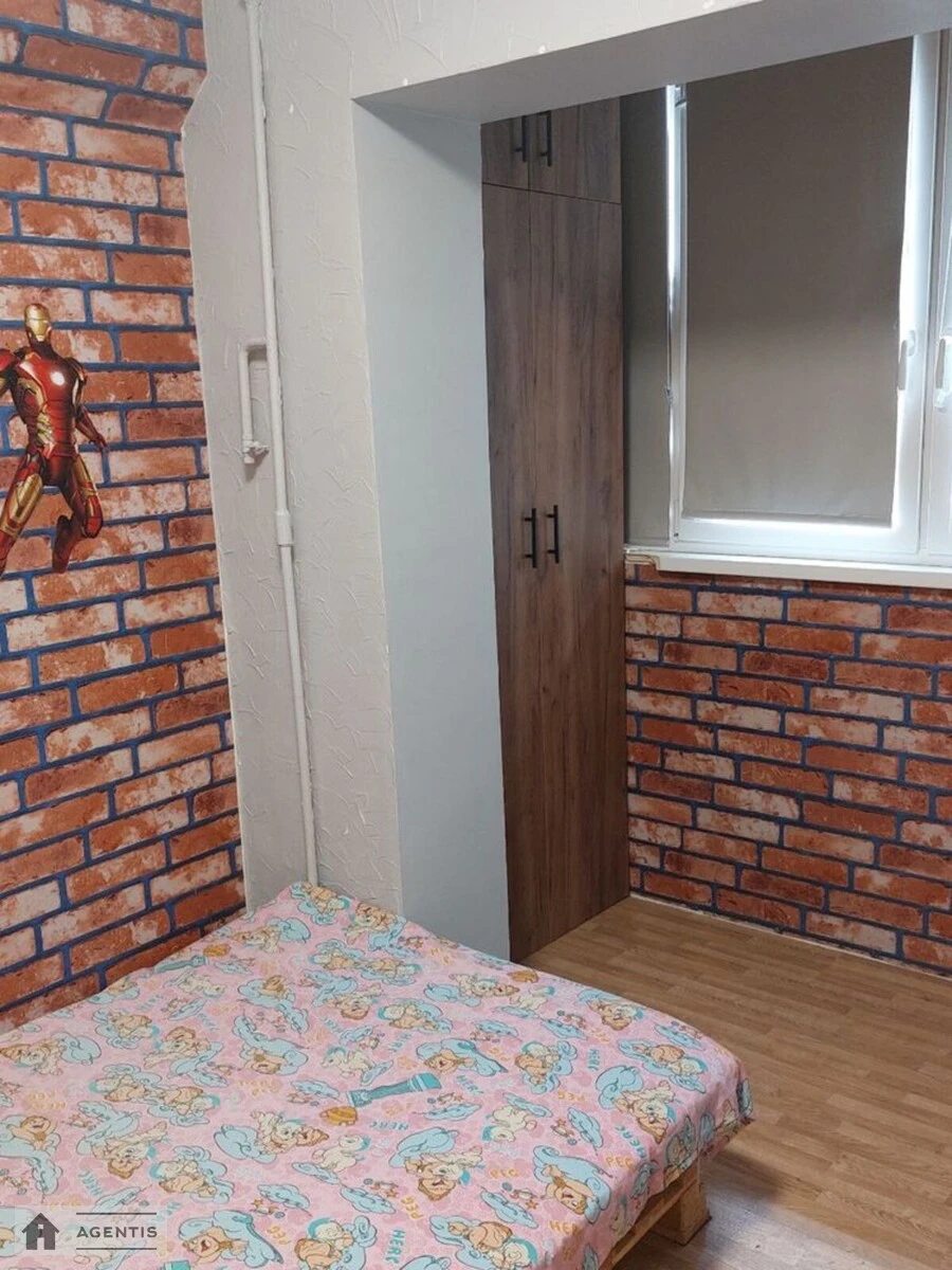 Сдам квартиру 1 комната, 35 m², 8 эт./9 этажей. 20, Березняковская 20, Киев. 