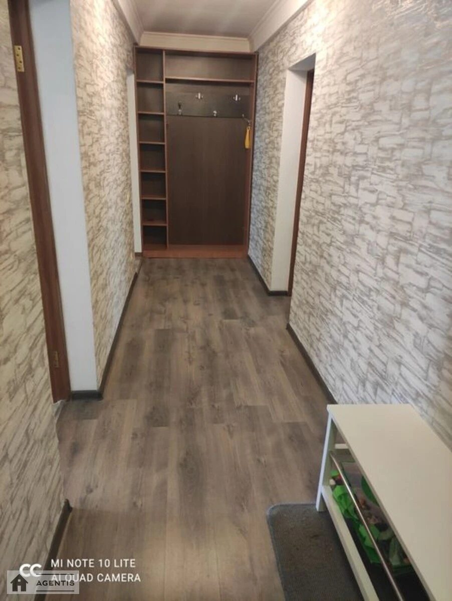 Apartment for rent 2 rooms, 57 m², 3rd fl./9 floors. Dniprovskyy rayon, Kyiv. 