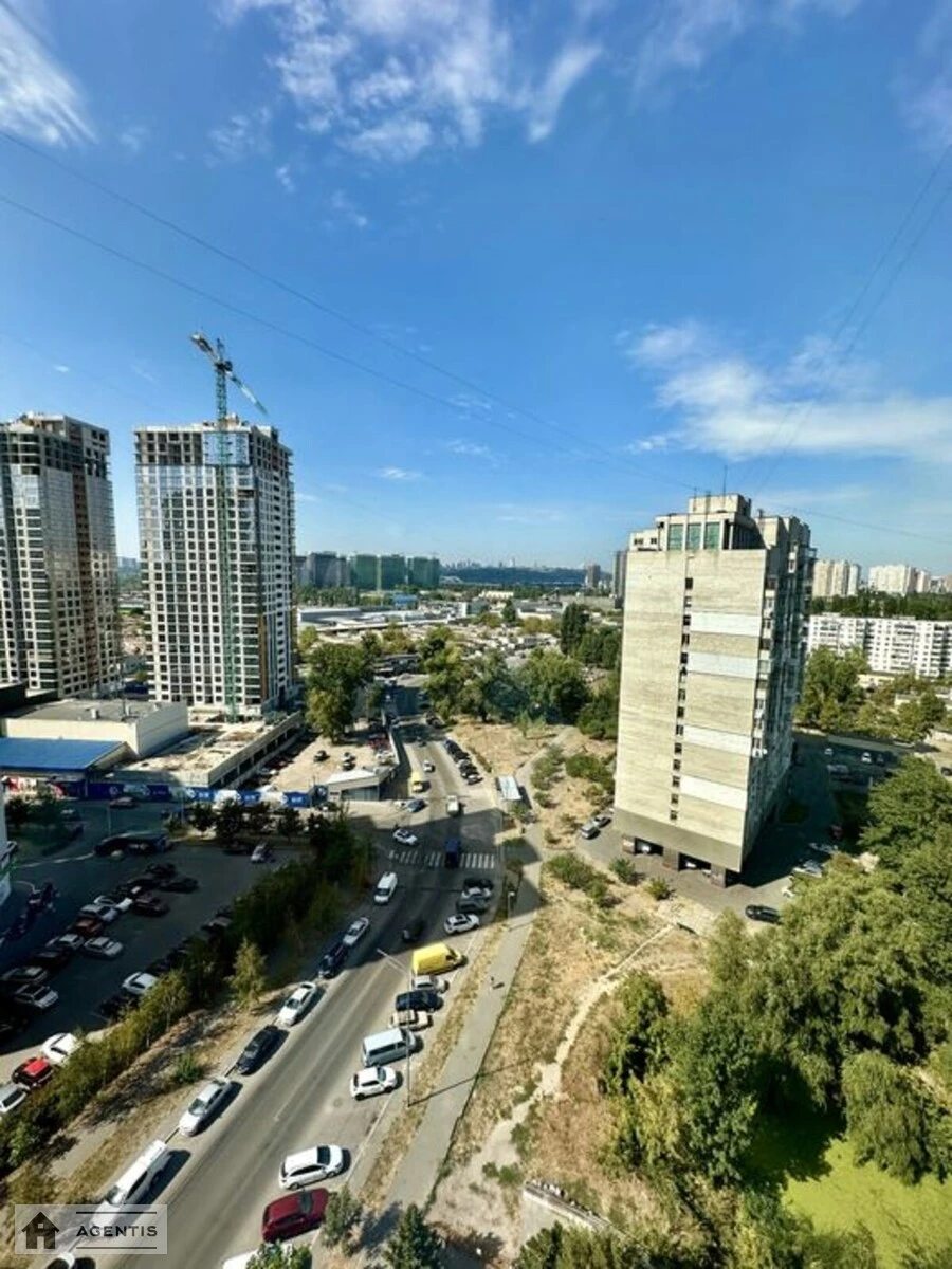 Сдам квартиру 2 комнаты, 80 m², 15 эт./24 этажа. 40, Урловская 40, Киев. 