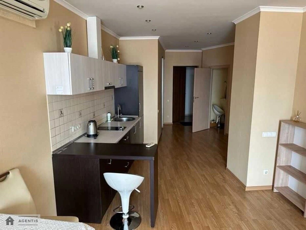 Apartment for rent 2 rooms, 47 m², 6th fl./9 floors. 12, Arkhitektora Verbytskoho vul., Kyiv. 