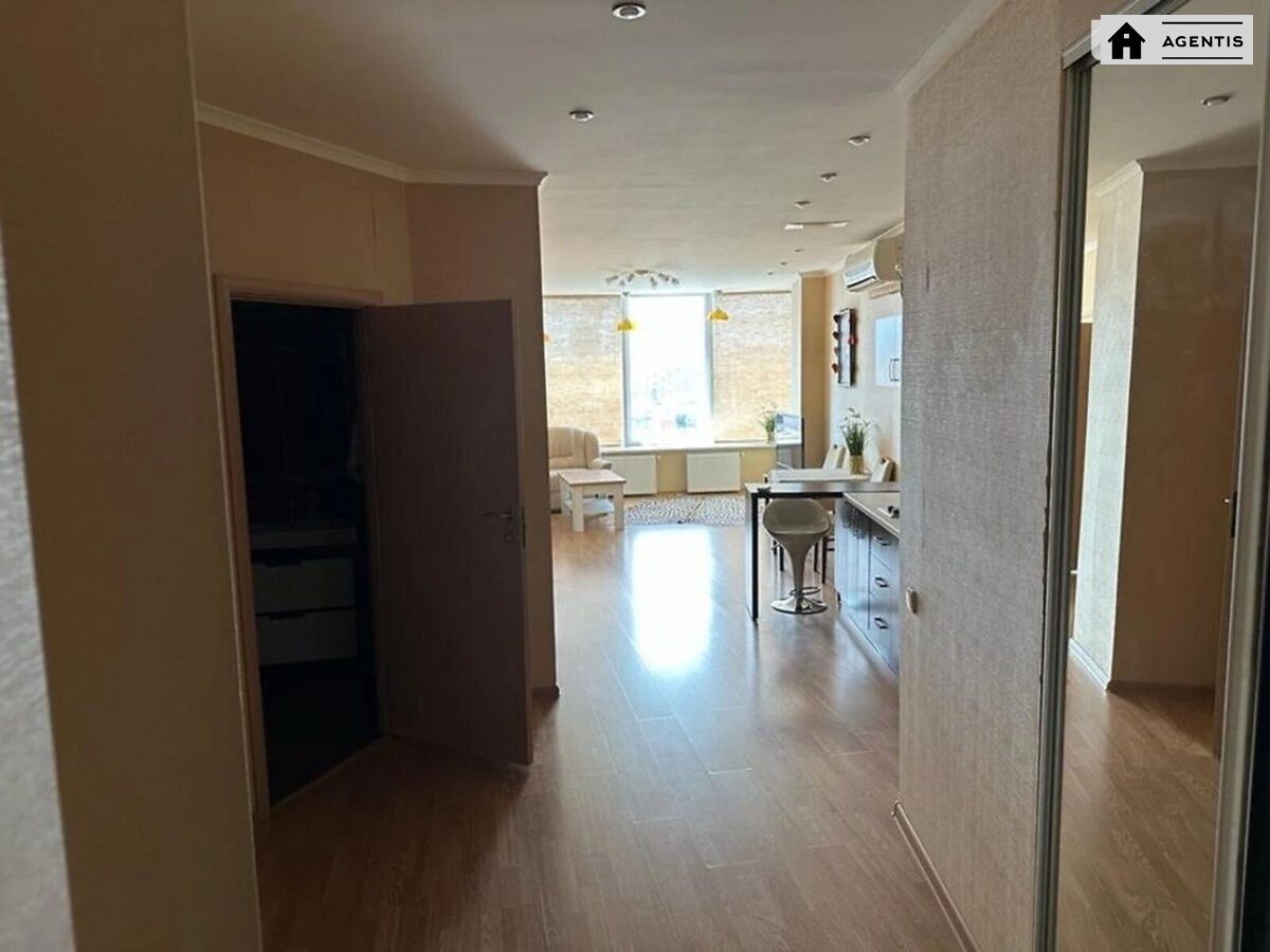 Сдам квартиру 2 комнаты, 47 m², 6 эт./9 этажей. 12, Архітектора Вербицького вул., Киев. 