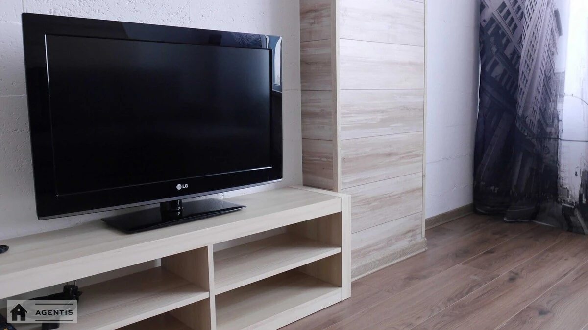 Apartment for rent 1 room, 36 m², 20th fl./25 floors. 6, Bogatyrska 6, Kyiv. 