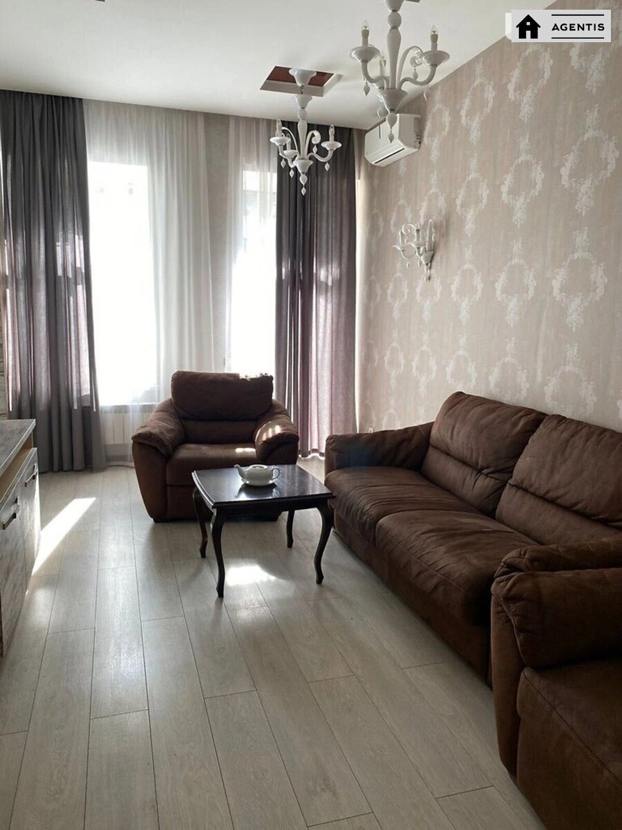 Apartment for rent 3 rooms, 63 m², 4th fl./10 floors. 18, Serzha Lyfarya vul. Oleksandra Saburova, Kyiv. 