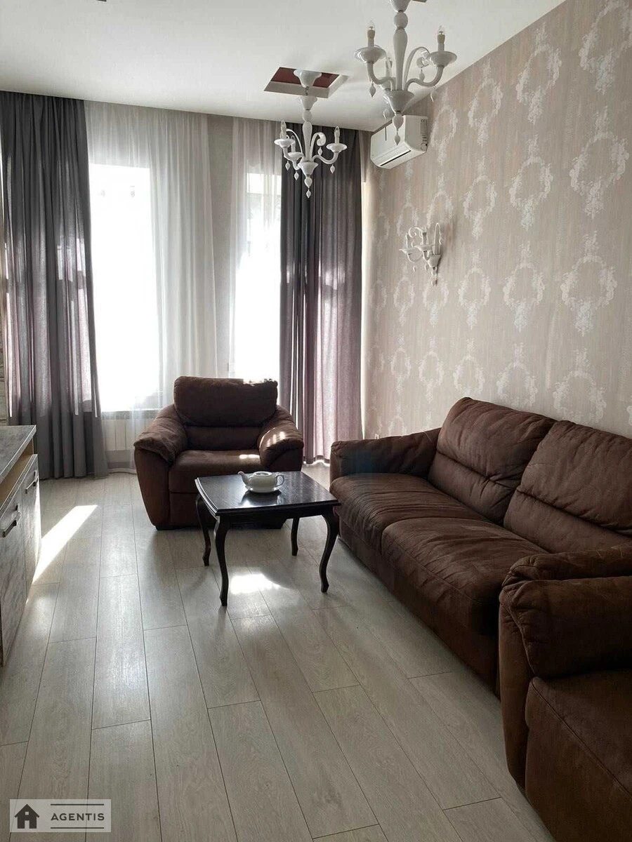 Apartment for rent 3 rooms, 63 m², 4th fl./10 floors. 18, Serzha Lyfarya vul. Oleksandra Saburova, Kyiv. 