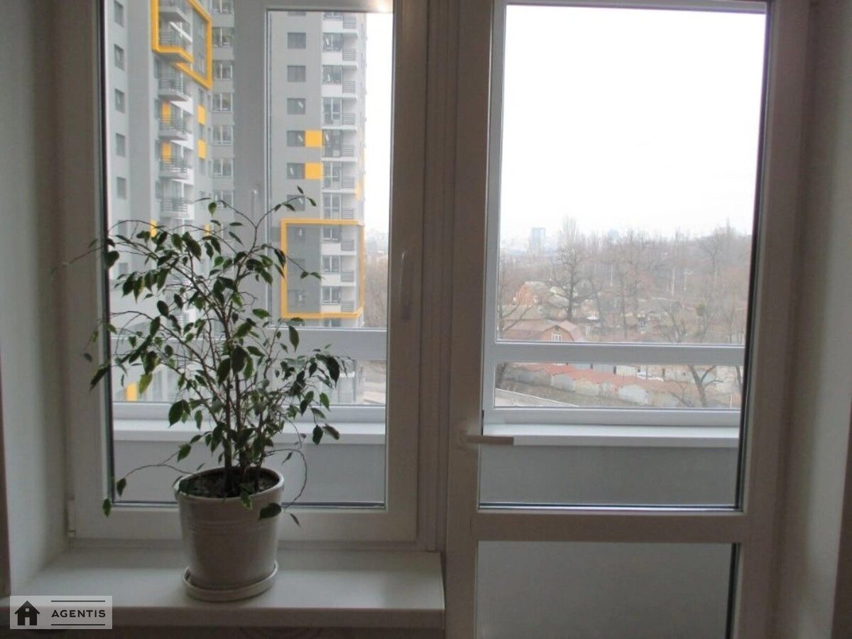 Apartment for rent 1 room, 46 m², 7th fl./25 floors. Nyzhnyokluchova, Kyiv. 