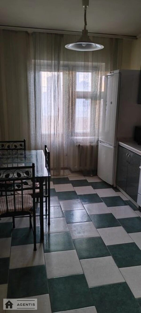 Apartment for rent 3 rooms, 77 m², 11th fl./17 floors. 31, Dragomanova 31, Kyiv. 