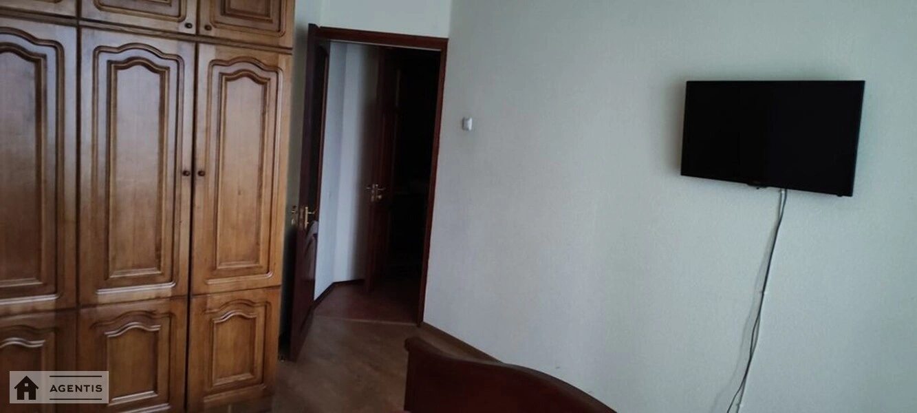 Apartment for rent 3 rooms, 77 m², 11th fl./17 floors. 31, Dragomanova 31, Kyiv. 