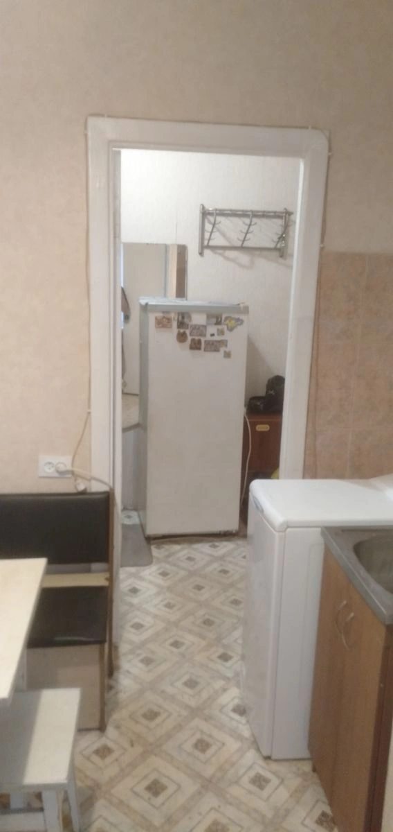 Здам квартиру 1 кімната, 34 m², 2 пов./5 поверхів. 5, Волинська 5, Київ. 