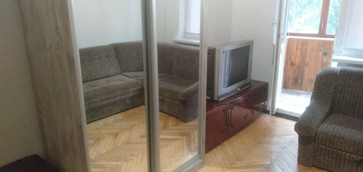 Здам квартиру 1 кімната, 34 m², 2 пов./5 поверхів. 5, Волинська 5, Київ. 