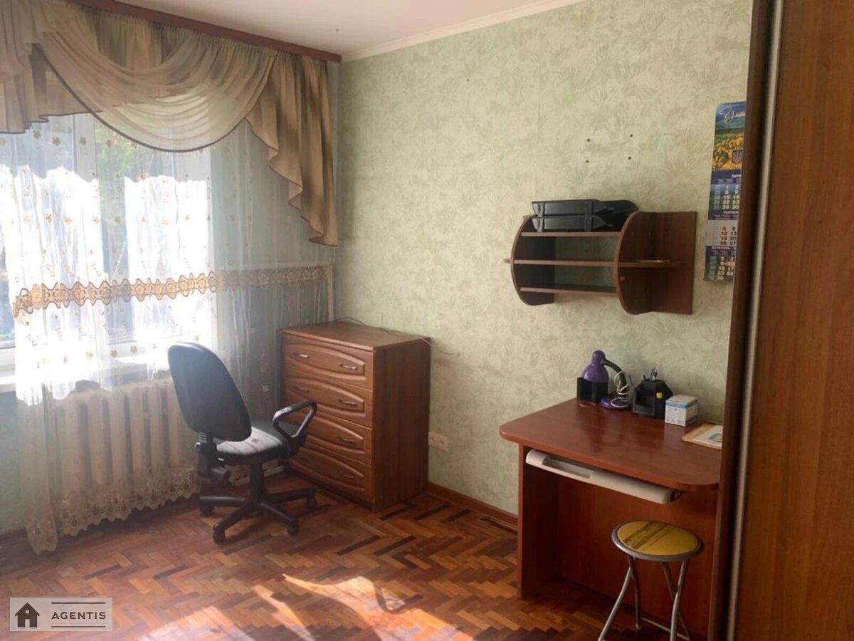 Apartment for rent 1 room, 25 m², 2nd fl./5 floors. Maksyma Kryvonosa prov., Kyiv. 