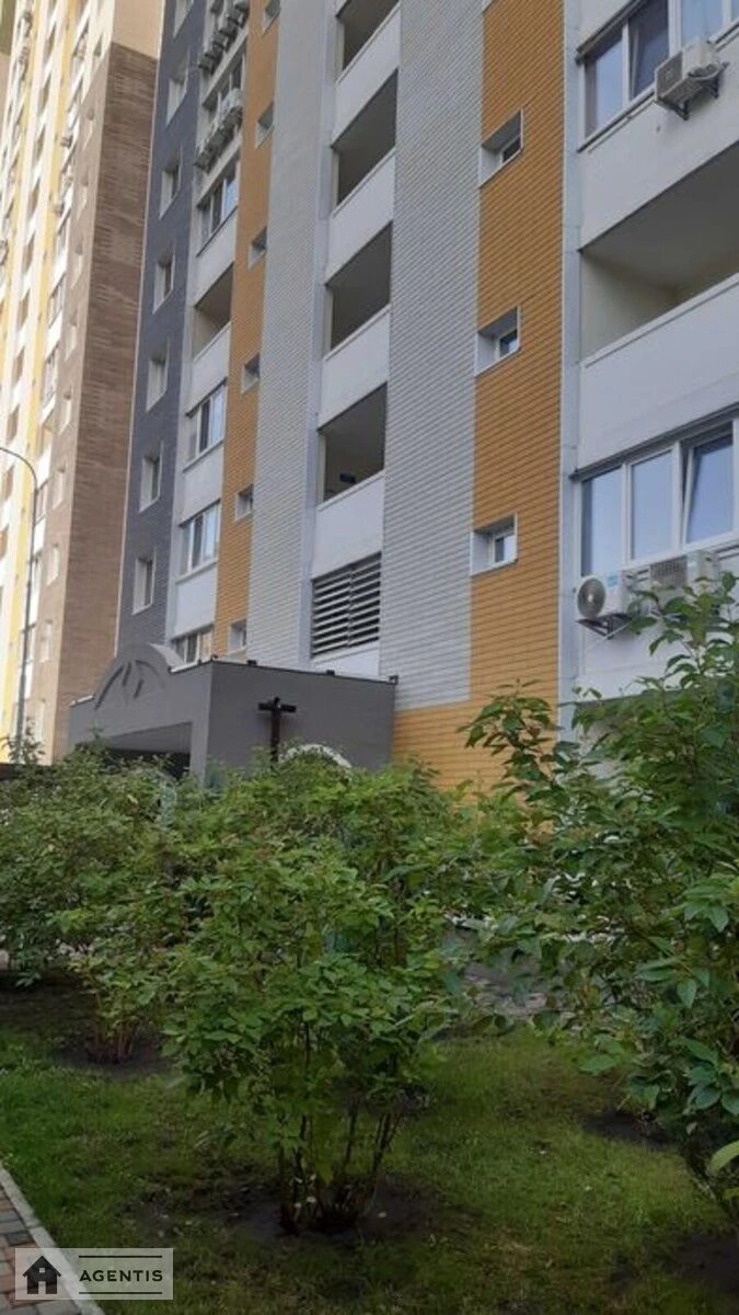 Apartment for rent 1 room, 50 m², 18th fl./25 floors. 2, Vynhranovskoho , Kyiv. 