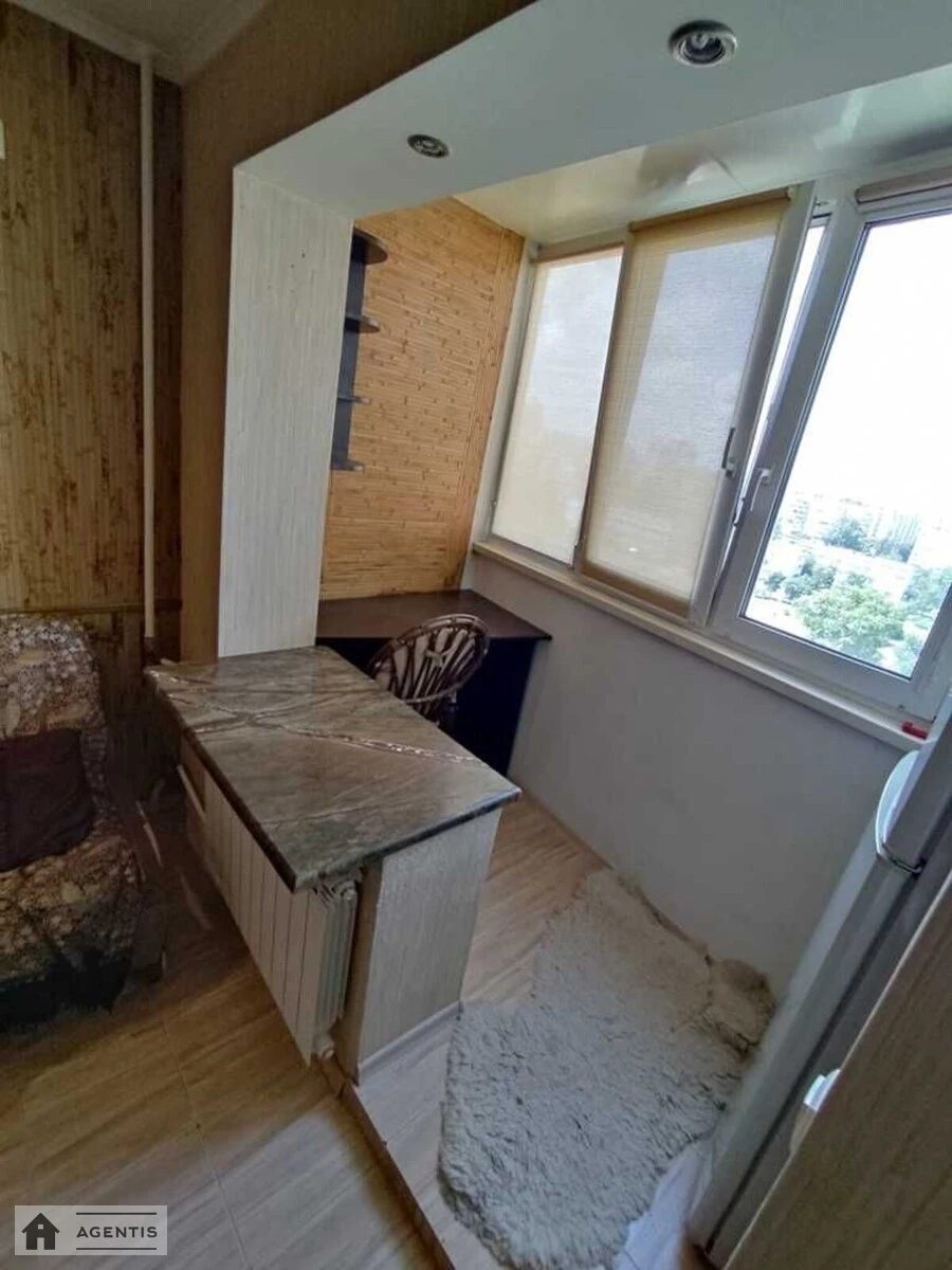 Здам квартиру 1 кімната, 36 m², 10 пов./16 поверхів. 38, Героїв Дніпра 38, Київ. 