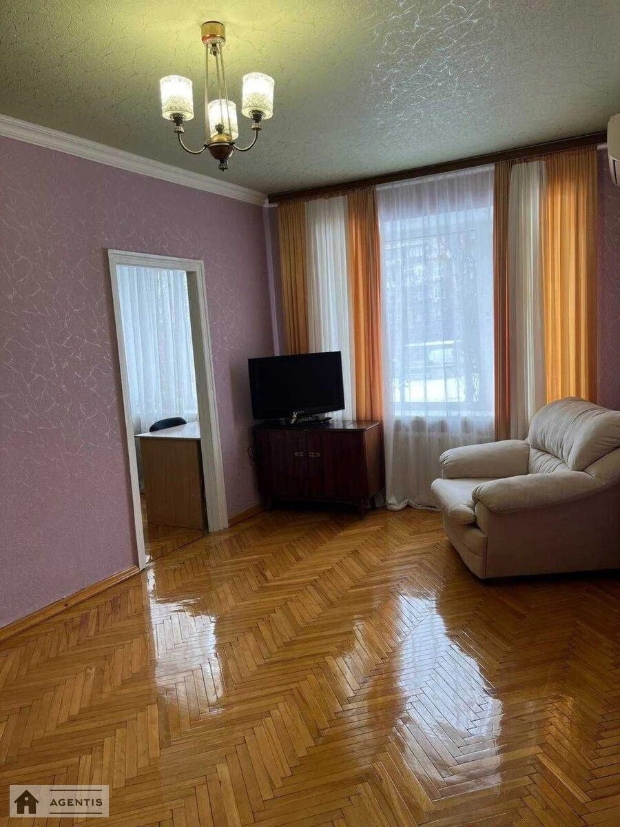 Apartment for rent 2 rooms, 45 m², 2nd fl./5 floors. 8, Mykoly Mikhnovskoho bulv. Druzhby Narodiv, Kyiv. 